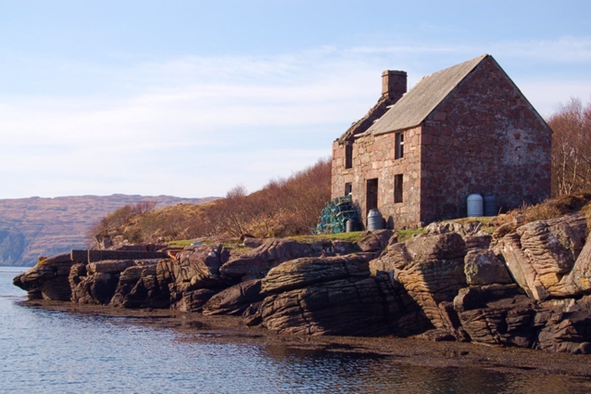 Britain’s ‘loneliest home’ on Scottish island goes up for sale