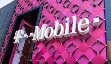 T-Mobile charges customer $3,300 for three iPhones the carrier said would be free