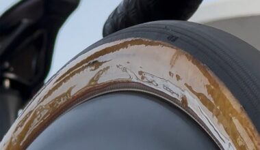 Tubeless tyre coated with urethane