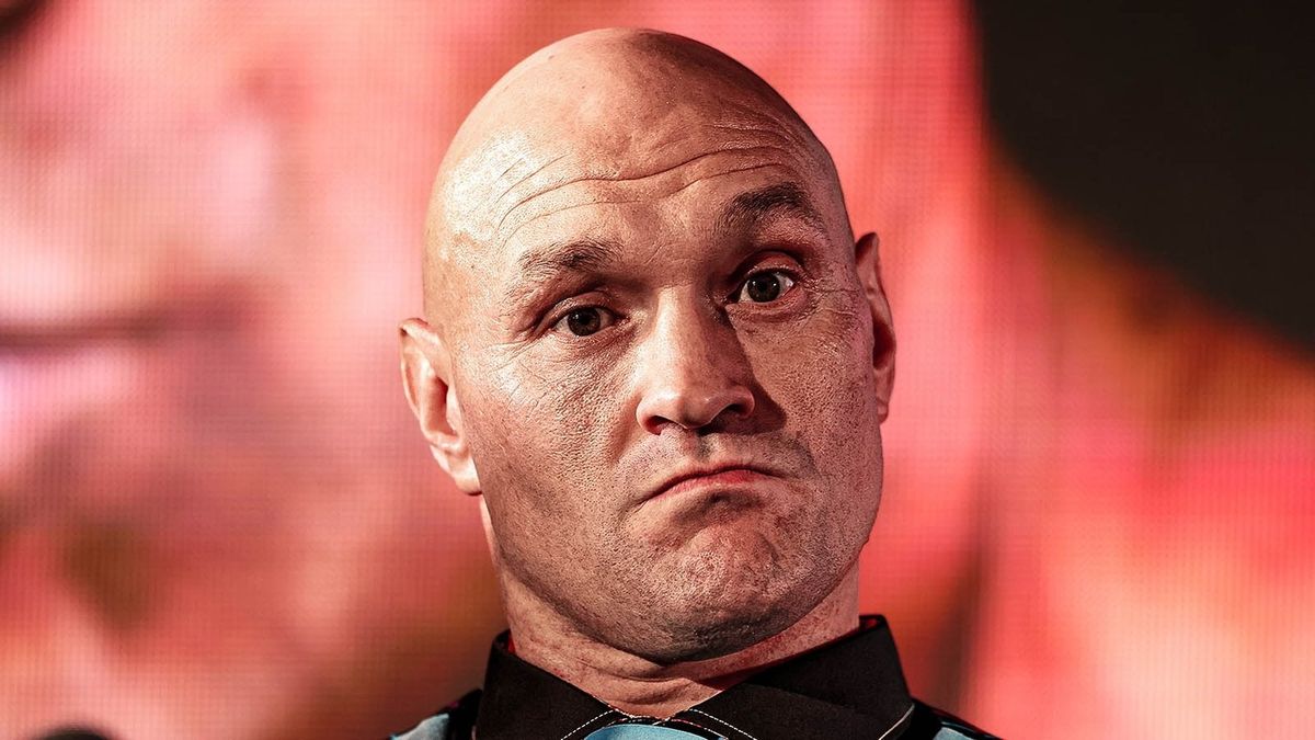 Tyson Fury speaks out on dad John's recent behaviour amid 'destroyed relationship' claim