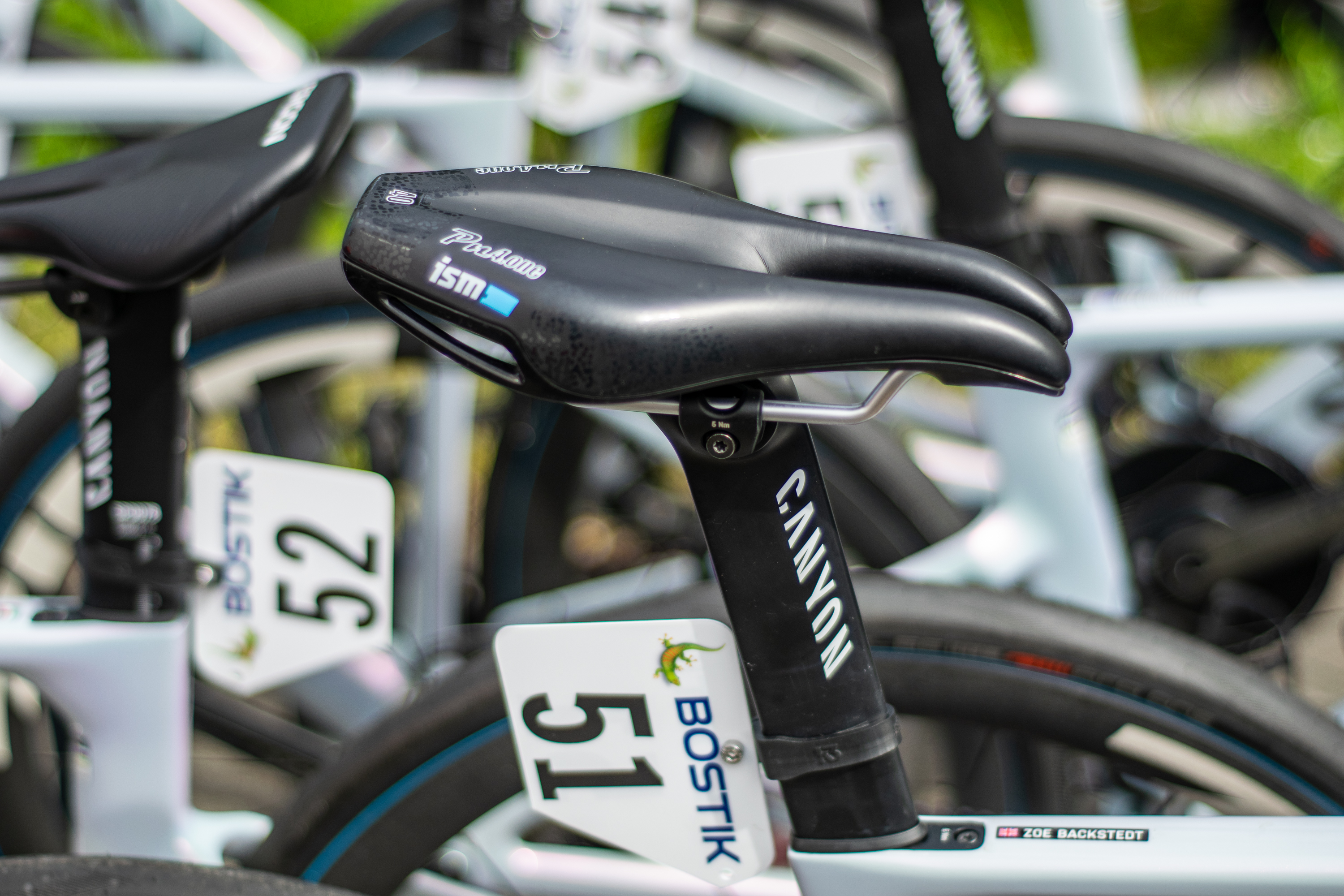 Bikes and tech from the start of Paris-Roubaix Femmes 2026