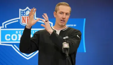 Jets GM plays down David Bailey controversy image