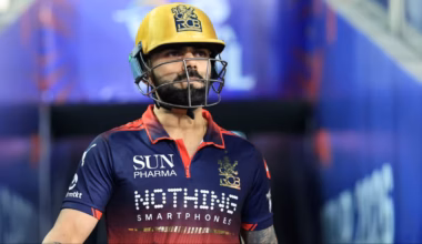 Follow DC Vs RCB live.(Creimas)