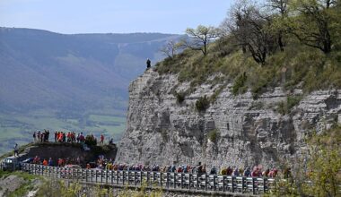 BASAURI, SPAIN - APRIL 08: A general view of the peloton competing during the 65th Itzulia Basque Country 2026, Stage 3 a 152.8km stage from Basauri to Basauri / #UCIWT / on April 08, 2026 in Basauri, Spain. (Photo by Tim de Waele/Getty Images)