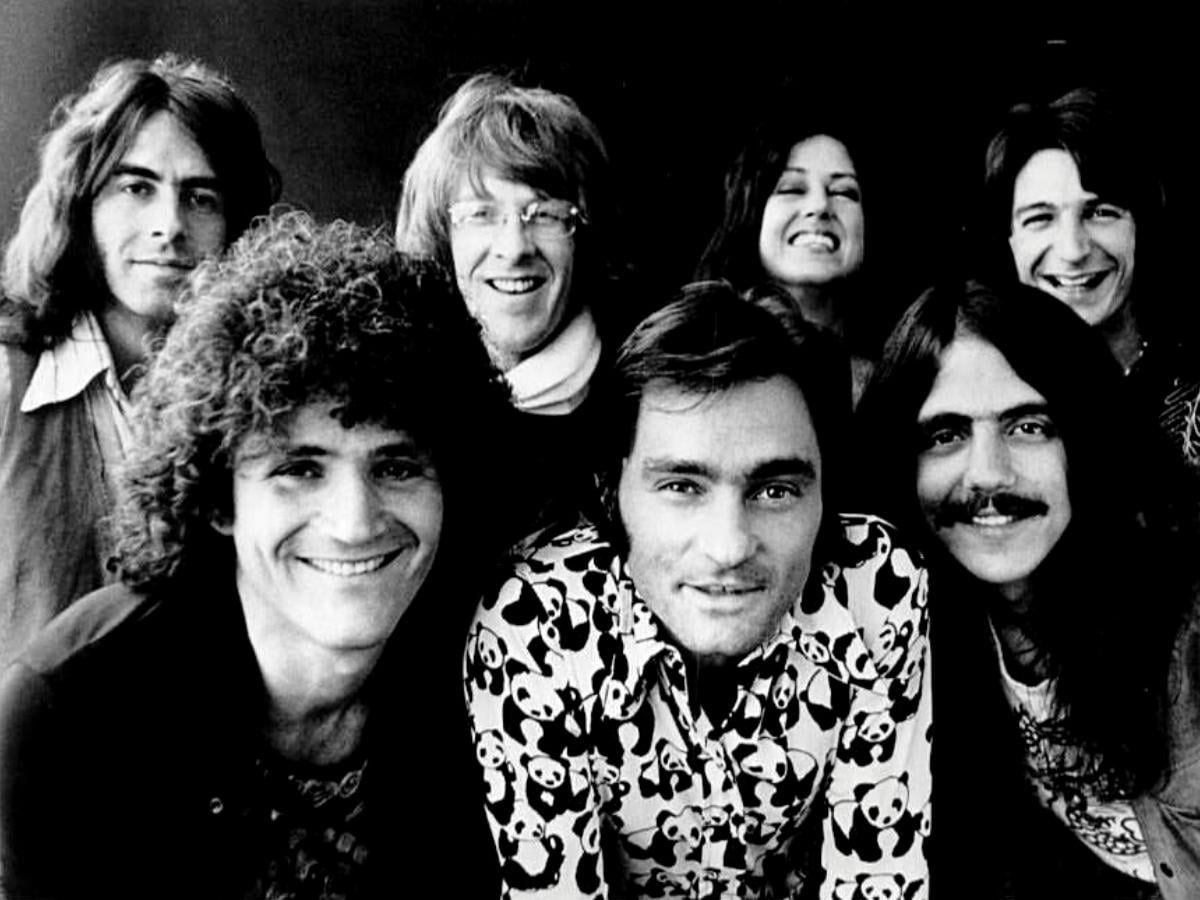 Watch Jefferson Starship play an acoustic 'Count On Me'