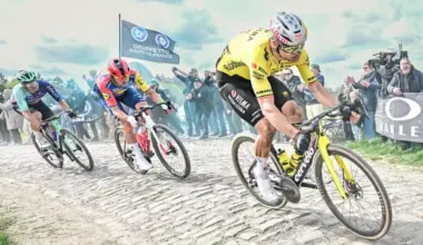 Van Aert Outsprints Pogačar to Win Shambolic, Dramatic, Thrilling Paris-Roubaix