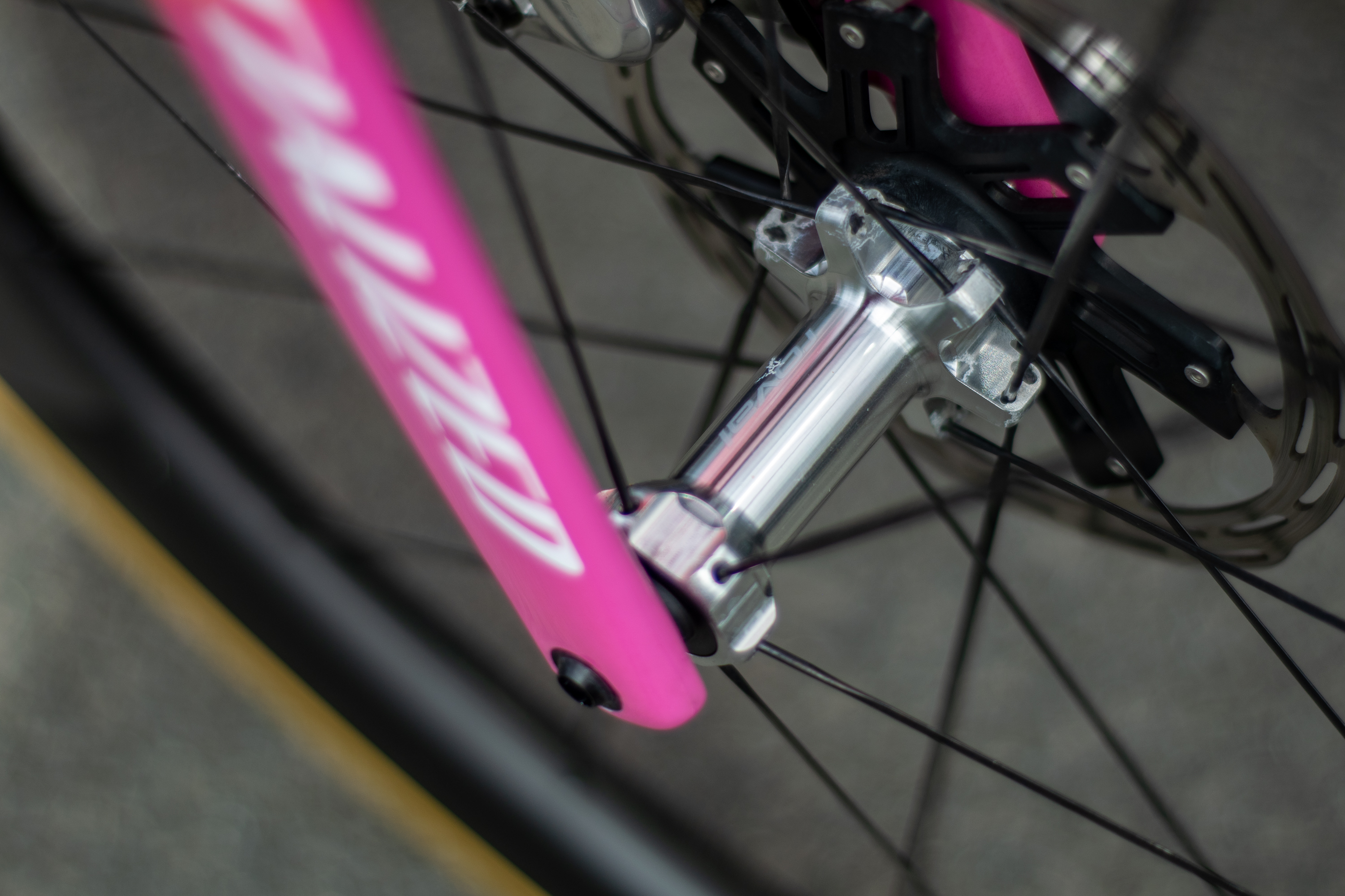 Bikes and tech from the start of Paris-Roubaix Femmes 2026