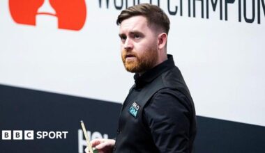 Jak Jones during his defeat to Mark Selby