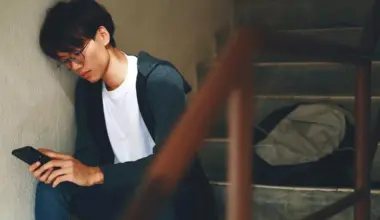 If you or someone you know is feeling stressed or overwhelmed, support is just a call or text away at national mindline 1771.