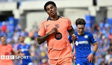 Rashford scores as Barcelona close in on La Liga title