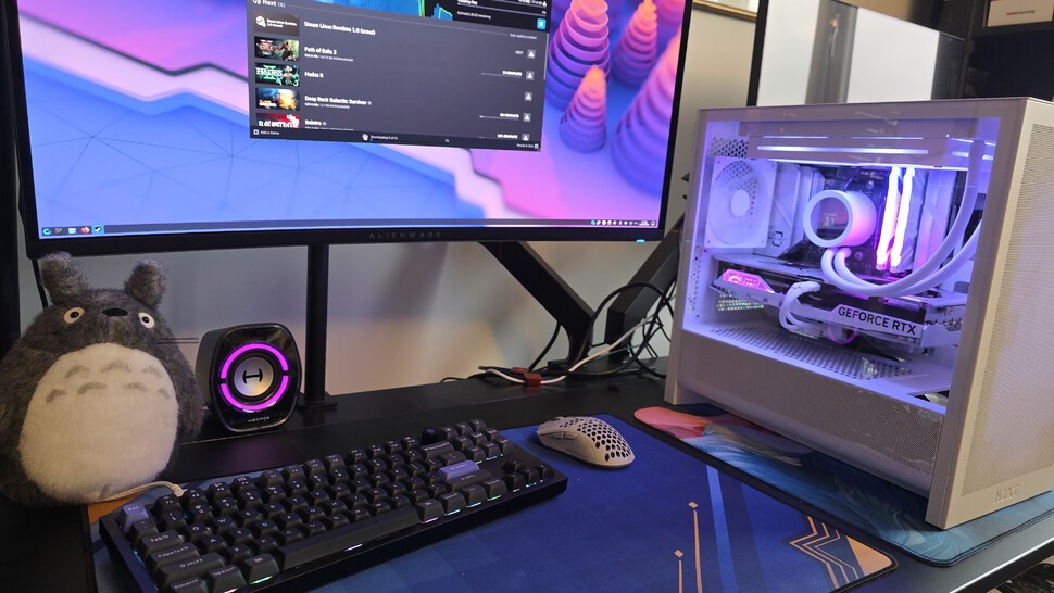 And a few minutes later, we've installed CachyOS, reached the desktop (far faster than Windows 11) and started to install some games on Steam. That's it!