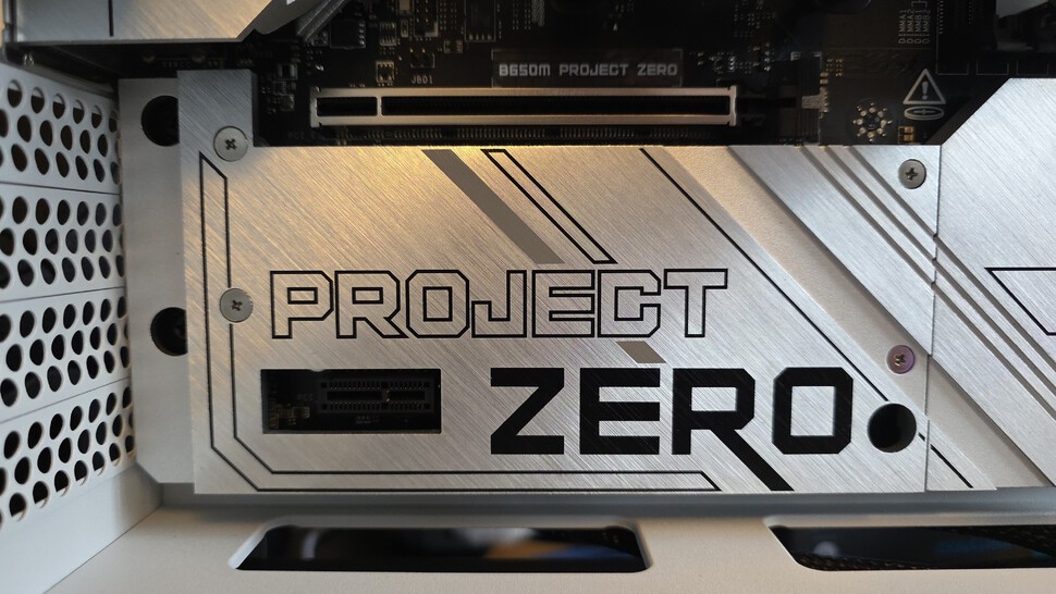 And now the SSD heatsink is back in position for that all-important clean look.