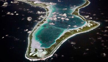 UK forced to halt Chagos Islands deal after Trump criticism