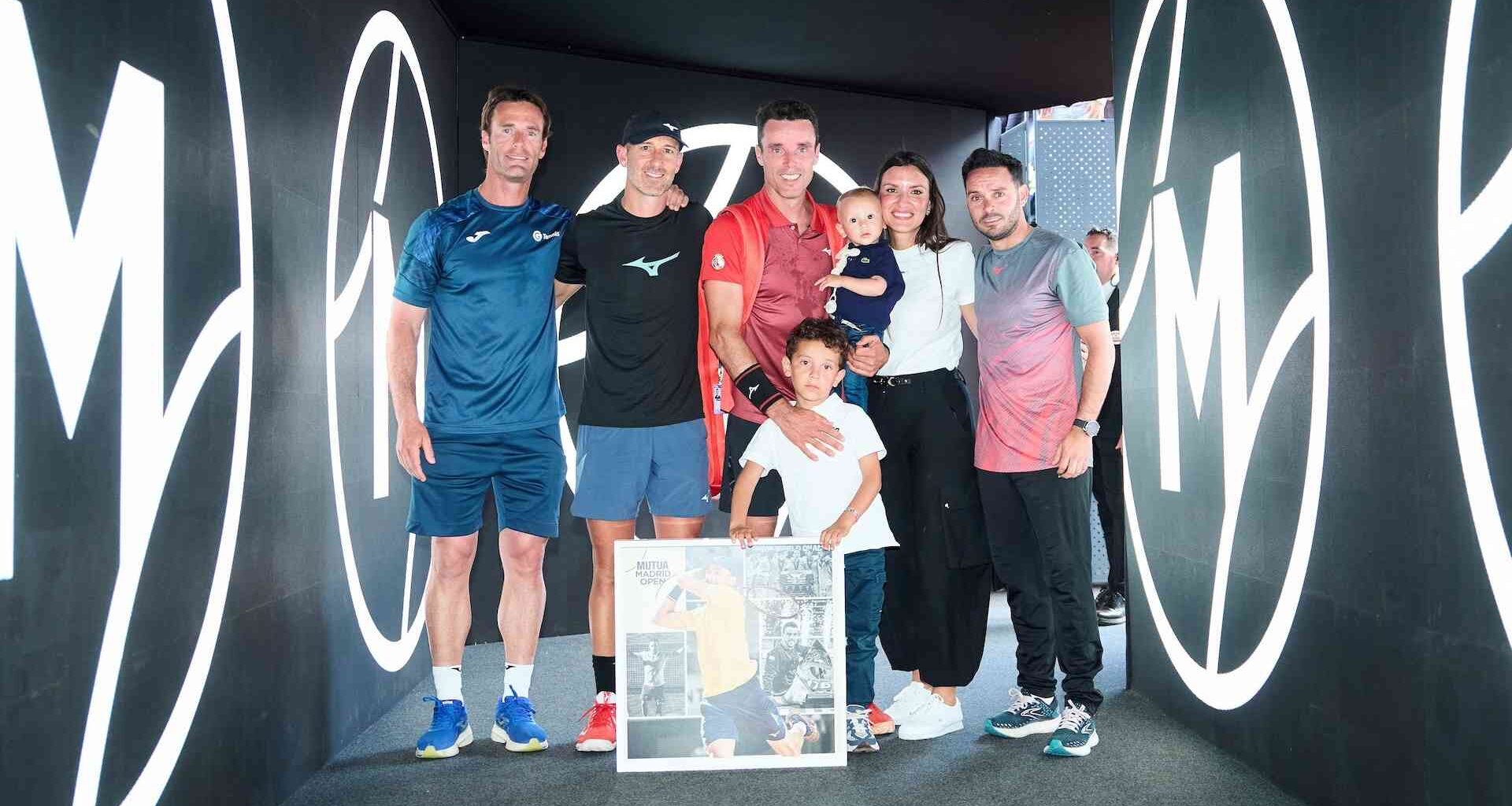 Roberto Bautista Agut and family after his final match in Madrid.