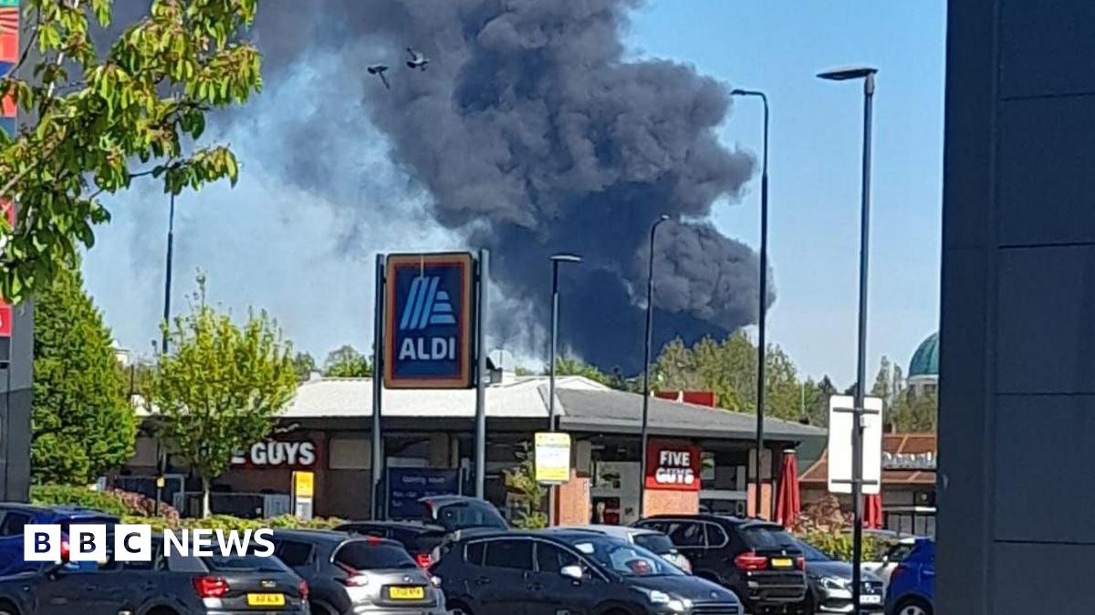 Large fire over Aldi