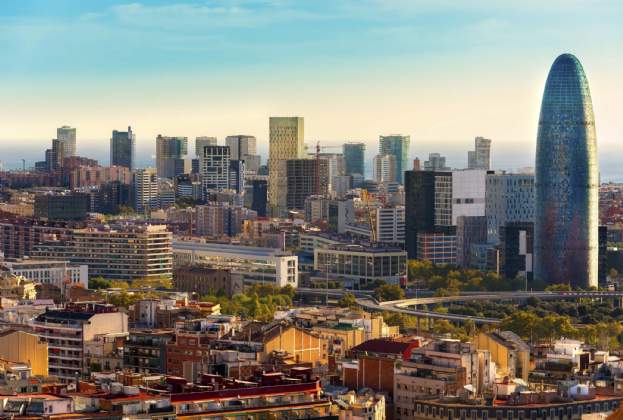 Savills UK | Cross border buyers return to European offices