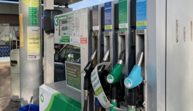 Dutch officially "alert" to fuel shortage risk, in crisis talks