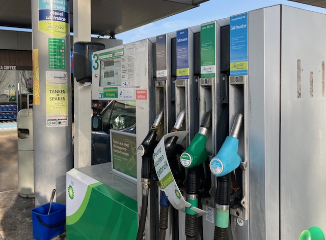 Dutch officially "alert" to fuel shortage risk, in crisis talks