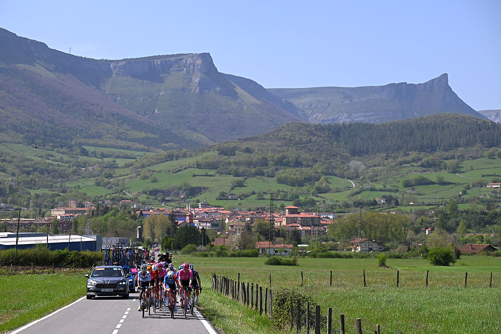 BASAURI, SPAIN - APRIL 08: Ilan Van Wilder of Belgium and Team Soudal Quick-Step, Lorenzo Fortunato of Italy and Team XDS Astana, Guillaume Martin of France and Team Groupama - FDJ United, Igor Arrieta of Spain and UAE Team Emirates - XRG, Clement Braz Afonso of France and Team Groupama - FDJ United, Sinuhe Fernandez of Spain and Team Burgos Burpellet BH, Natnael Tesfatsion of Eritrea and Team Movistar, Matthew Dinham of Australia and Team Picnic PostNL, Joan Bou of Spain and Team Caja Rural - Seguros RGA, James Shaw of Great Britain and Team EF Education - EasyPost, Axel Laurance of France and Team INEOS Grenadiers, Jardi Christiaan van der Lee of Netherlands and Team EF Education - EasyPost, Tobias Halland Johannessen of Norway and Team Uno-X Mobility and Reuben Thompson of New Zealand and Team Lotto Intermarch&eacute; compete in the breakaway during the 65th Itzulia Basque Country 2026, Stage 3 a 152.8km stage from Basauri to Basauri / #UCIWT / on April 08, 2026 in Basauri, Spain. (Photo by Tim de Waele/Getty Images)