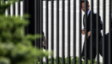 Trump to discuss leaving NATO in meeting with Rutte