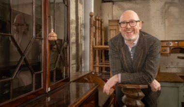 £29,000 bookcase sells for £400 as antique sales slump