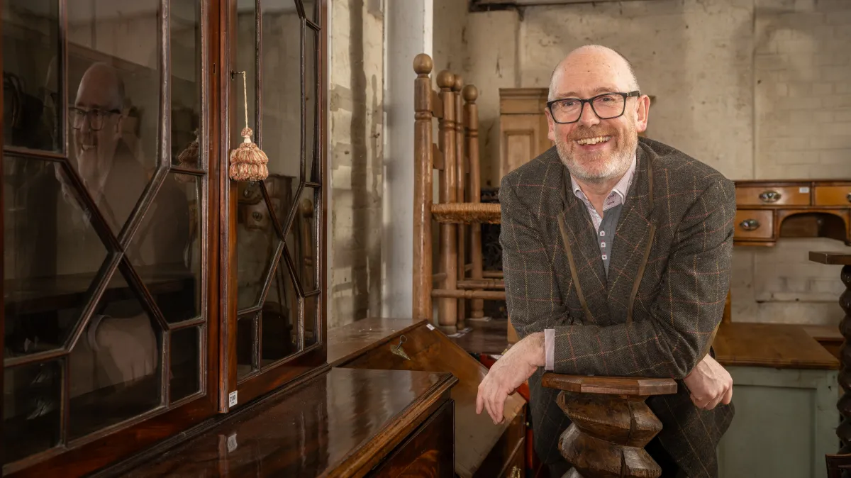 £29,000 bookcase sells for £400 as antique sales slump