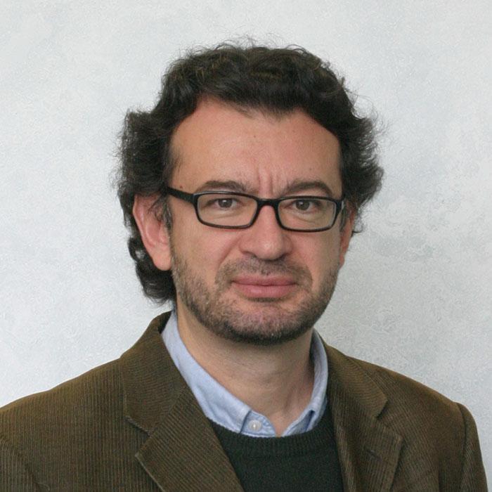 Professor Victor P. Debattista from the University of Lancashire co-supervised the study.