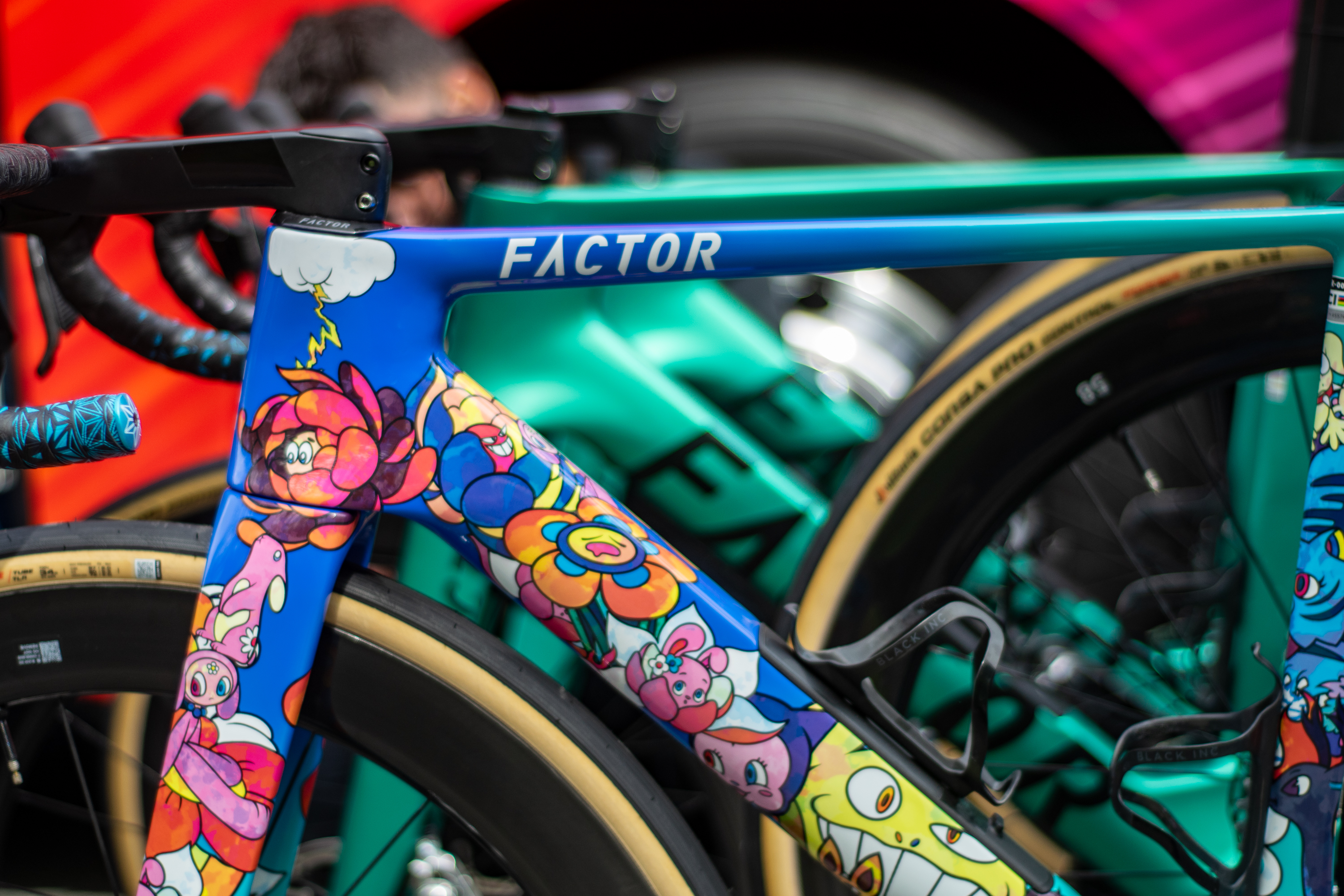 Bikes and tech from the start of Paris-Roubaix Femmes 2026