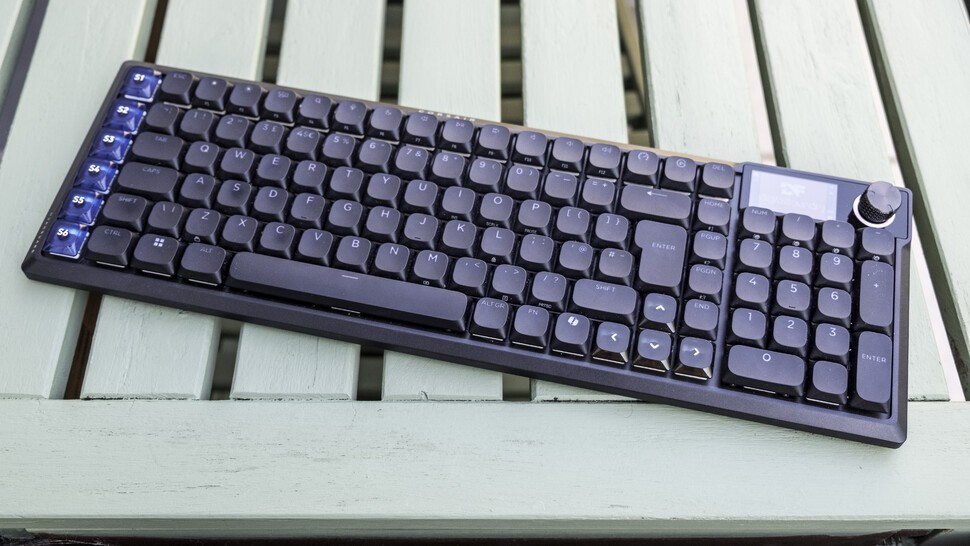 Corsair Vanguard Air 99 Wireless - hardware 2