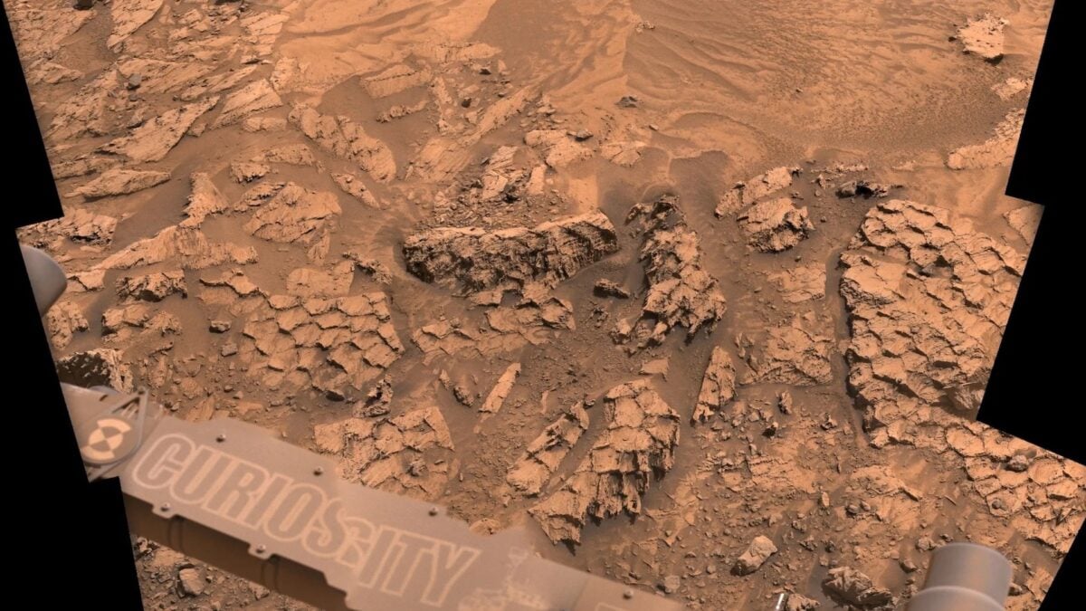 NASA's Curiosity Rover Spots Strange Fish-Scale Patterns on Mars