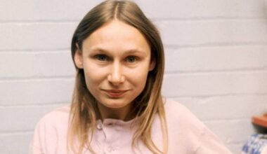 Fans mourn 'great loss' after Coronation Street star Angela Pleasence dies age 84