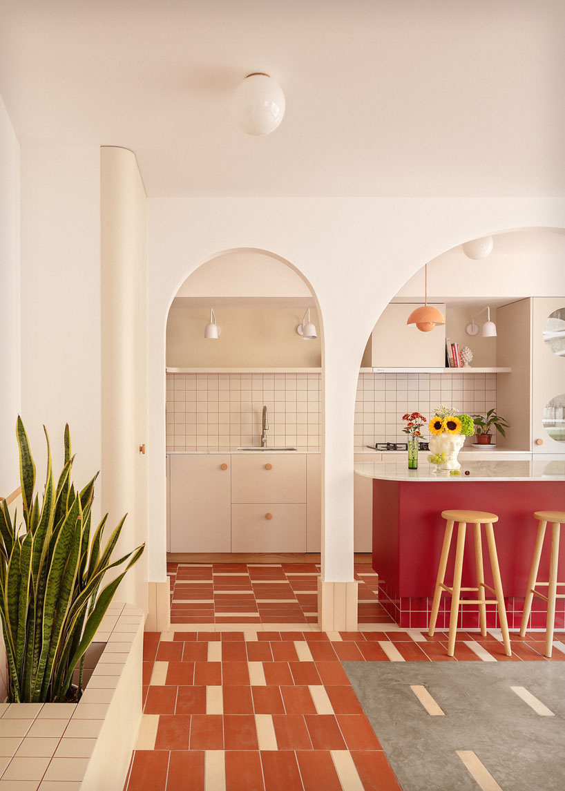 terracotta textures and burgundy accents revive narrow valencia home by piano piano - 10