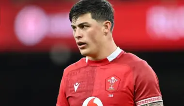 Louis Rees-Zammit could complete shock move very soon