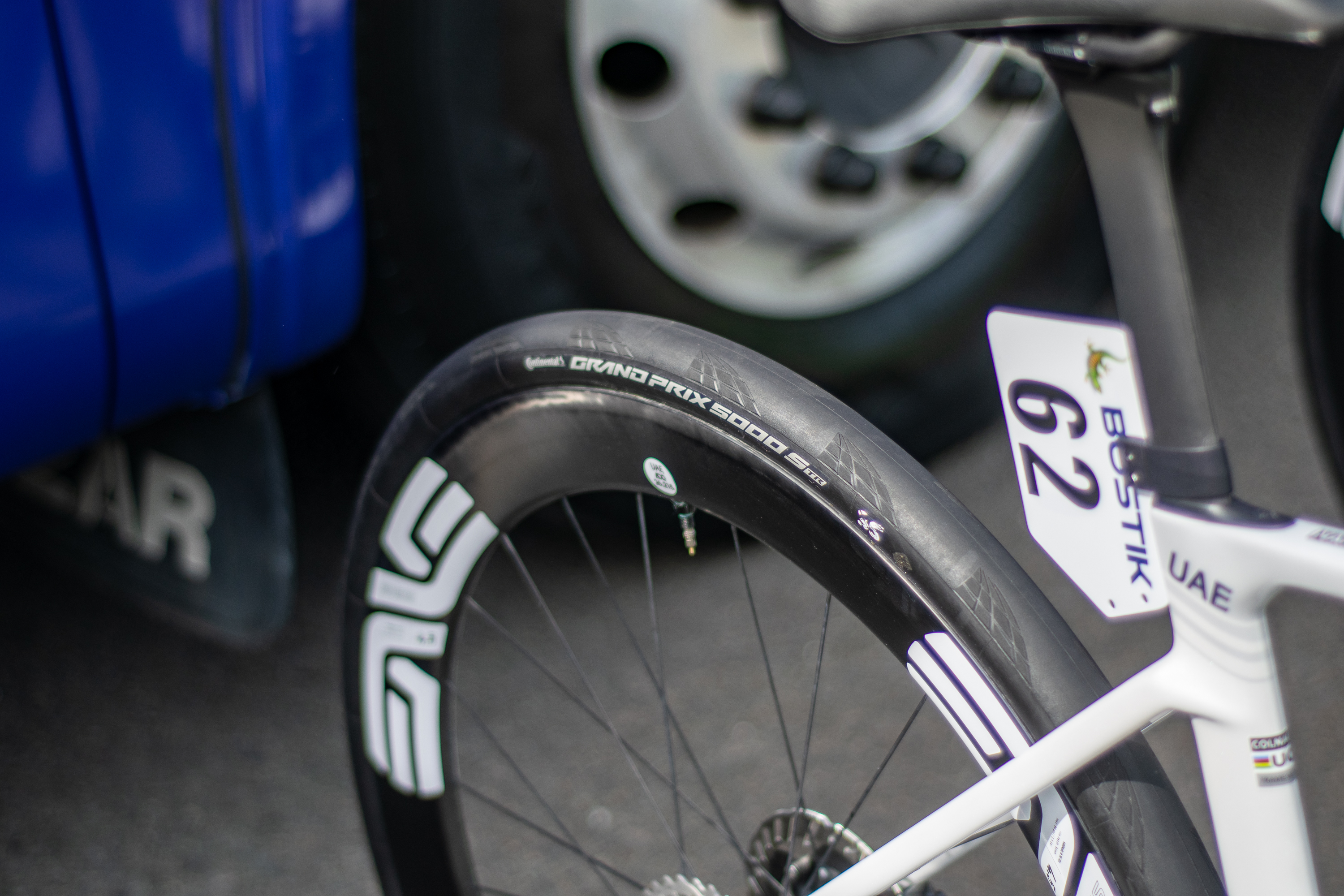 Bikes and tech from the start of Paris-Roubaix Femmes 2026