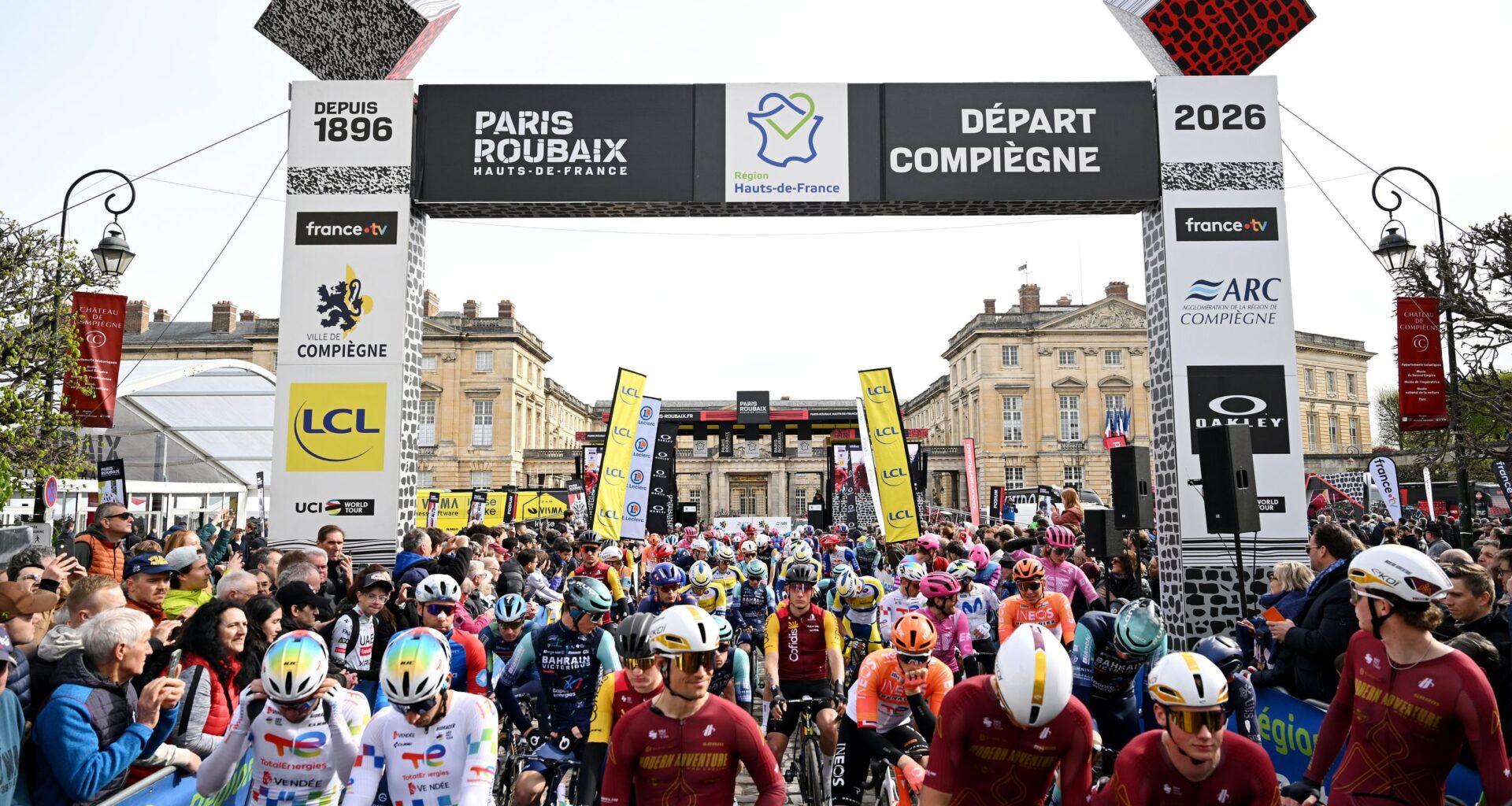 Paris-Roubaix Men LIVE: A chance to make history as the riders enter the gates of 'Hell'