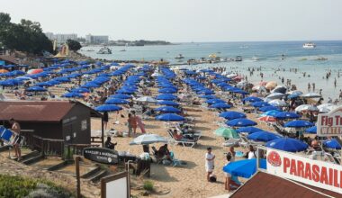 cover War jitters hit tourism bookings