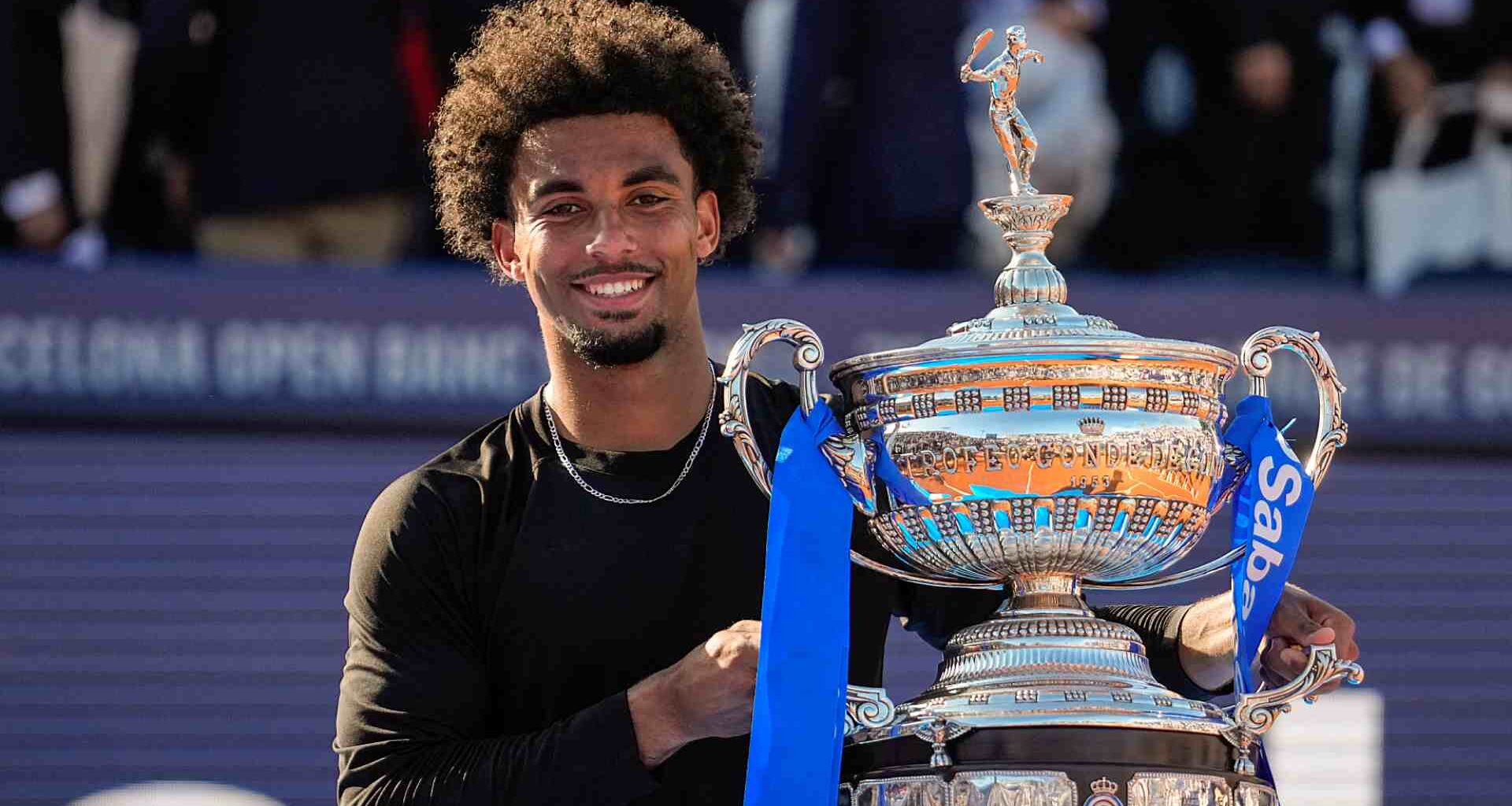 Arthur Fils overcomes Andrey Rublev, claims Barcelona crown for first title since injury | ATP Tour