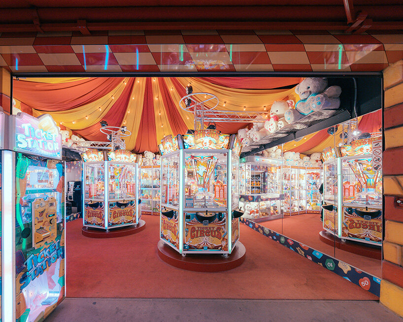 the city as a controlled hallucination: from amusement parks to urban space - 4