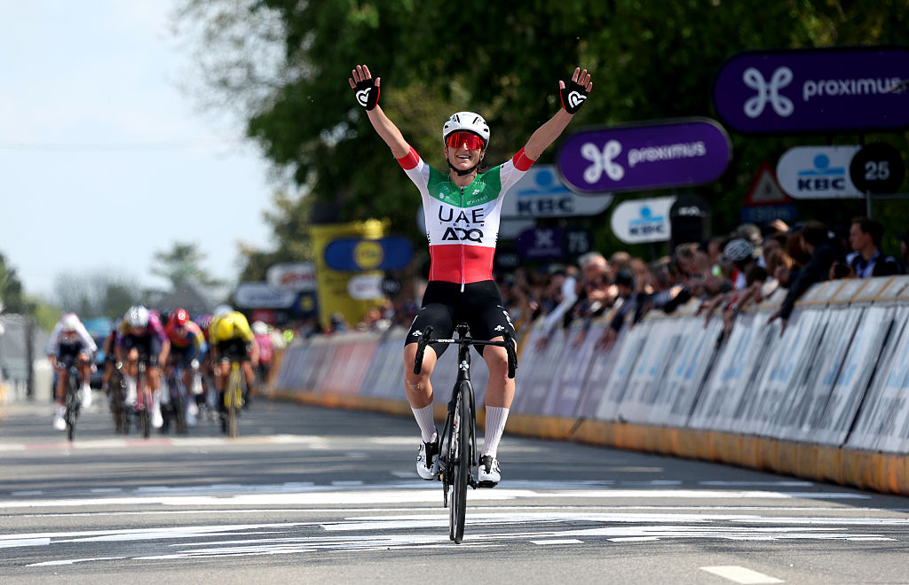 Elisa Longo Borghini celebrates her De Brabantse Pijl victory