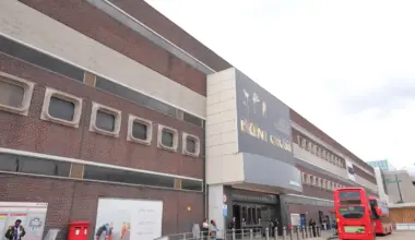 Brent Cross stabbing: Police manhunt for knifeman after one hospitalised