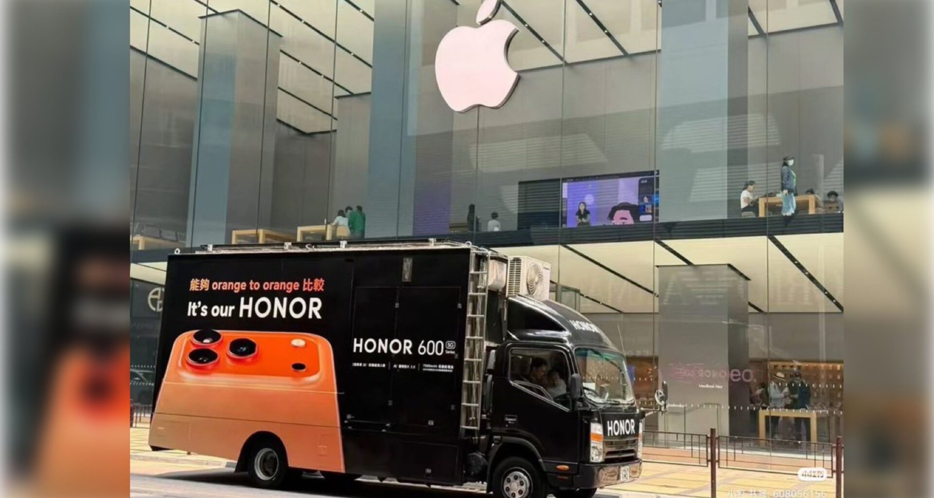 Apple Store Becomes Backdrop for Honor's Brazen Hong Kong Ad Stunt