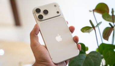 iPhone 17 Pro in hand