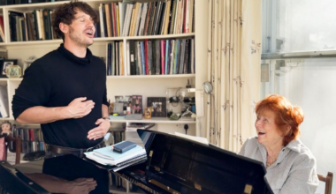 Chris Martin loves her. Yungblud thinks she’s a rockstar: Meet the eightysomething vocal coach essential to the stars