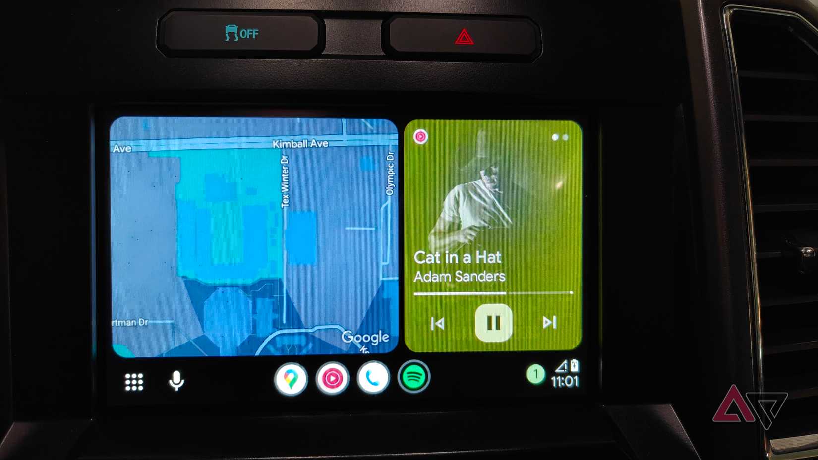 Showing Google Maps and YouTube Music playing on Android Auto