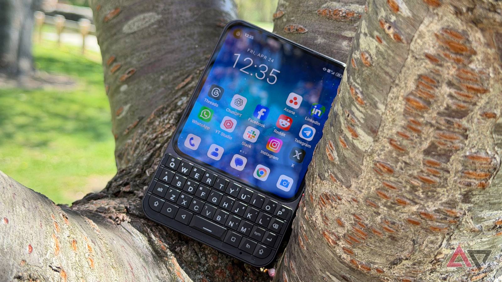 I used the Unihertz Titan 2 Elite for a week, and it still makes sense