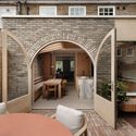 Islington House  / Architecture for London + Hamish Vincent Design - Interior Photography, Wood, Arch, Brick, Chair, Beam, Arcade