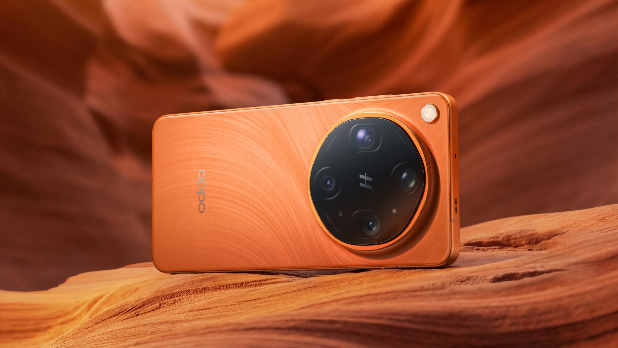 Oppo Find X9 Ultra phone in Canyon Orange