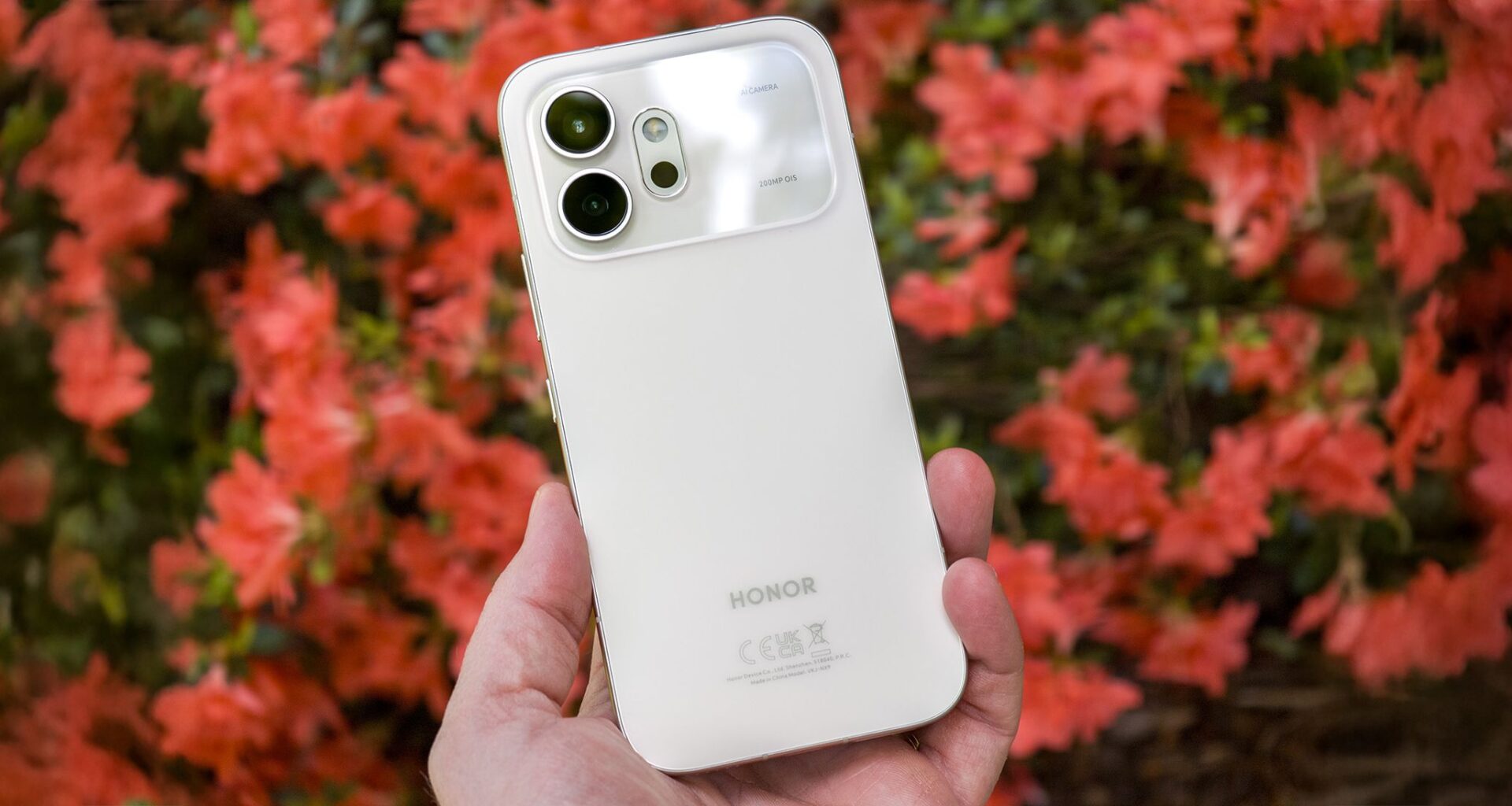 I’ve spent a week with the Honor 600, and honestly? I’m starting to wonder why anyone still pays four figures for a flagship