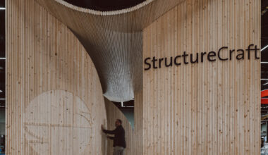 Pavilion in Oregon "challenges the logic" of mass timber