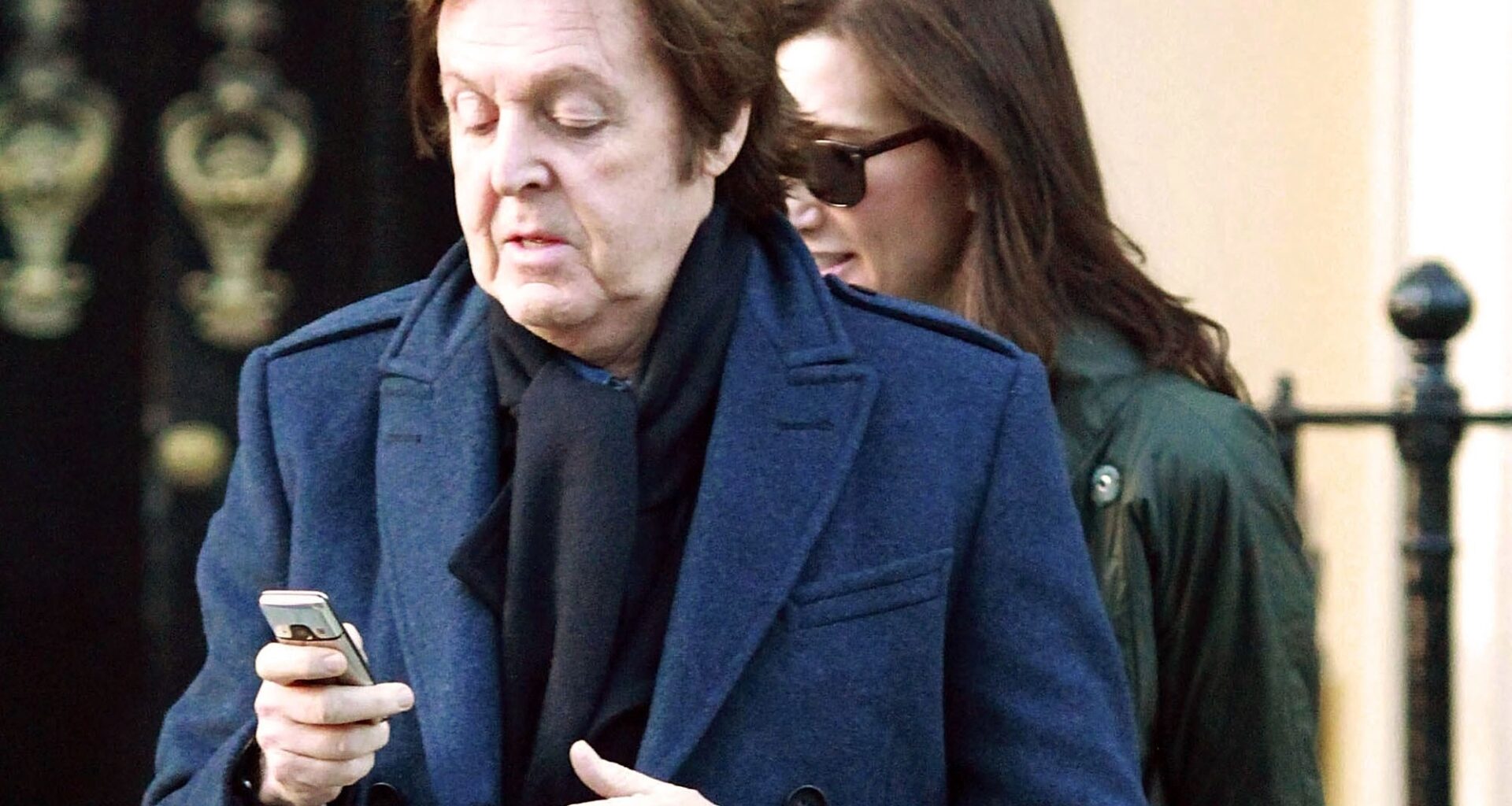 Paul McCartney temporarily banned from Reddit for posting photos from his own concert